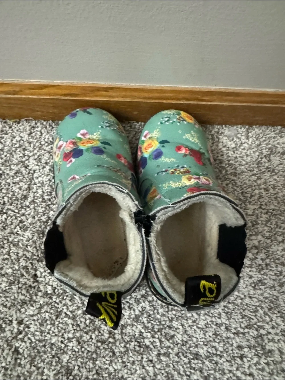 Girls Faux Fur Lined Floral Chelsea Boots Size 29 (11.5)